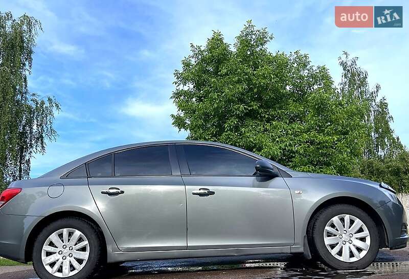 Седан Chevrolet Cruze 2009 в Чернигове