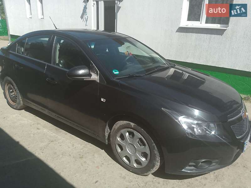 Седан Chevrolet Cruze 2011 в Почаєві