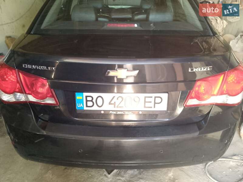 Седан Chevrolet Cruze 2011 в Почаєві