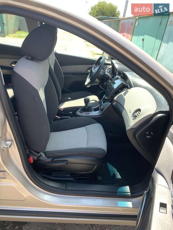 Седан Chevrolet Cruze 2010 в Борисполе