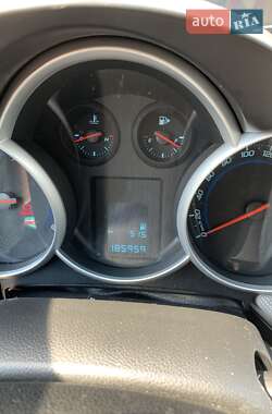 Седан Chevrolet Cruze 2010 в 
