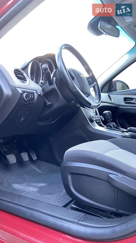 Седан Chevrolet Cruze 2011 в Кропивницком