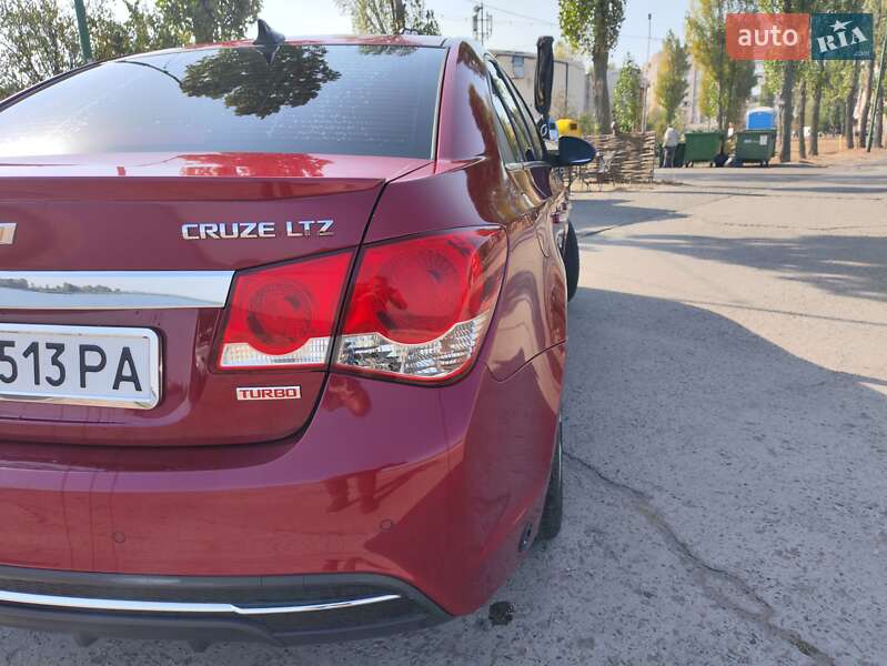 Седан Chevrolet Cruze 2014 в Києві