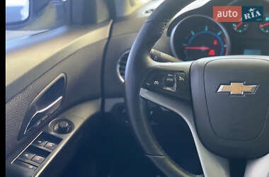 Хэтчбек Chevrolet Cruze 2012 в 