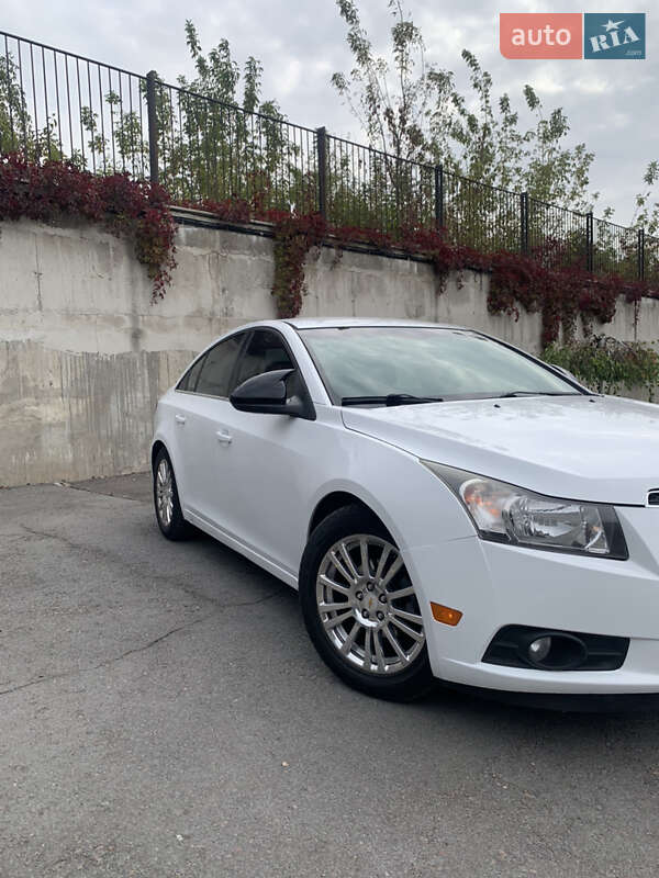 Седан Chevrolet Cruze 2011 в Рівному