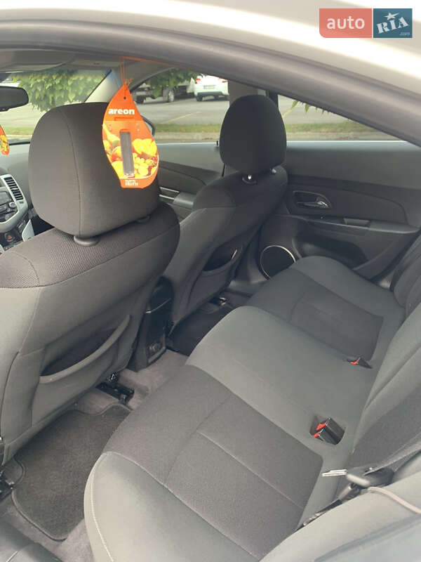 Седан Chevrolet Cruze 2011 в Рівному