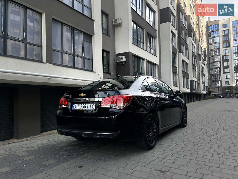 Седан Chevrolet Cruze 2013 в Івано-Франківську