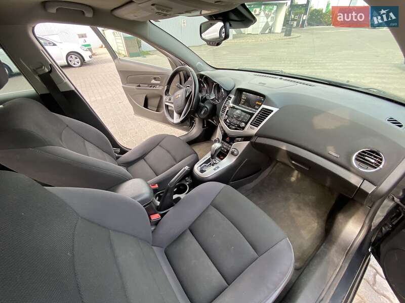 Седан Chevrolet Cruze 2013 в Чернівцях