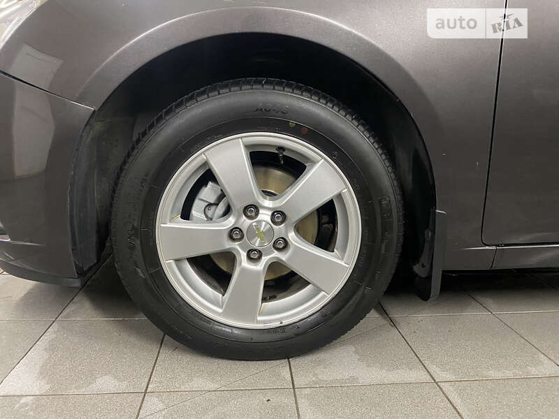 Седан Chevrolet Cruze 2015 в Умани