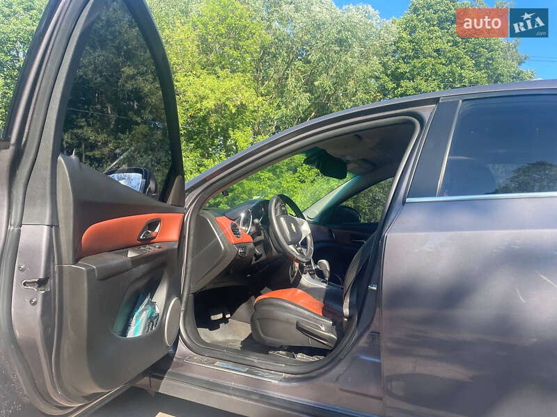 Седан Chevrolet Cruze 2011 в Житомирі