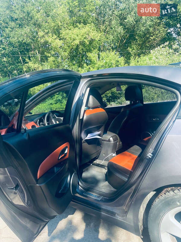 Седан Chevrolet Cruze 2011 в Житомирі