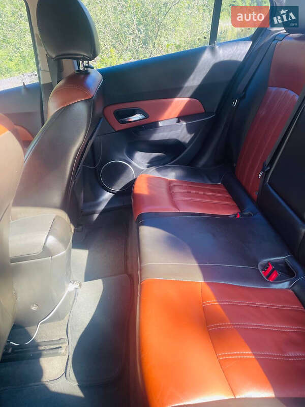 Седан Chevrolet Cruze 2011 в Житомирі