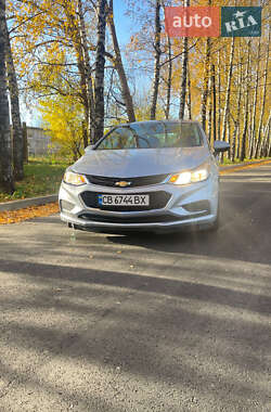 Седан Chevrolet Cruze 2016 в Чернівцях