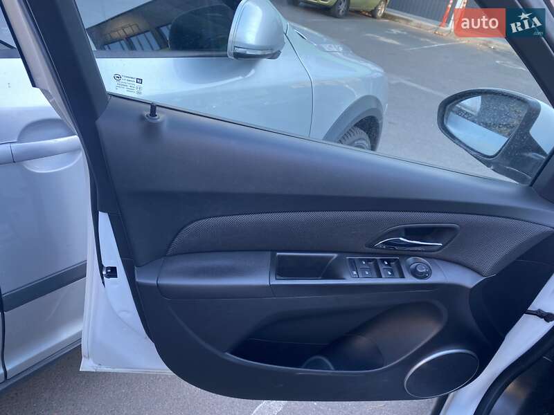 Хетчбек Chevrolet Cruze 2012 в Києві