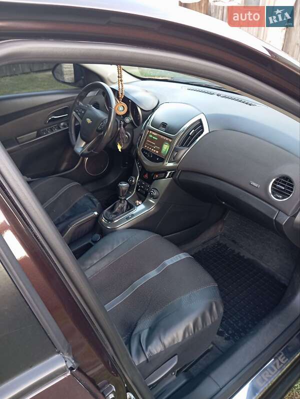 Седан Chevrolet Cruze 2014 в Семеновке