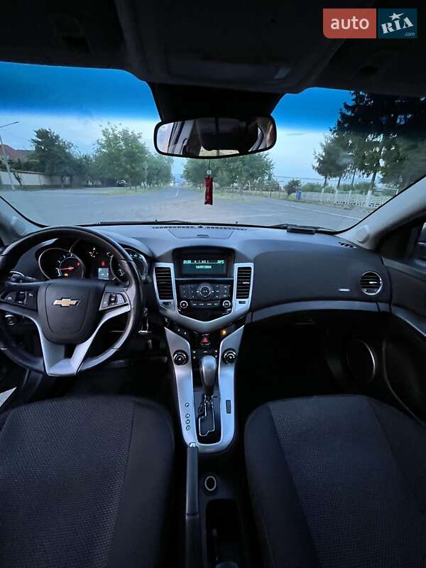 Седан Chevrolet Cruze 2011 в Мукачевому