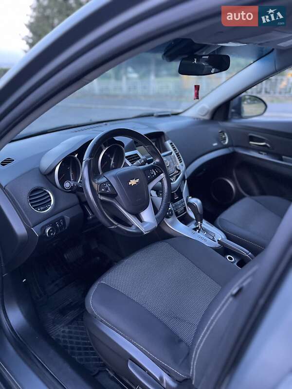Седан Chevrolet Cruze 2011 в Мукачевому