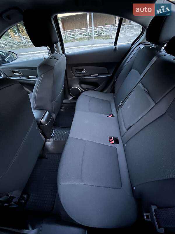 Седан Chevrolet Cruze 2011 в Мукачевому