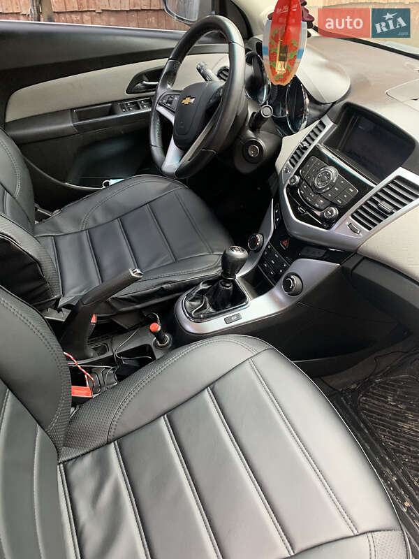 Седан Chevrolet Cruze 2011 в Мукачево