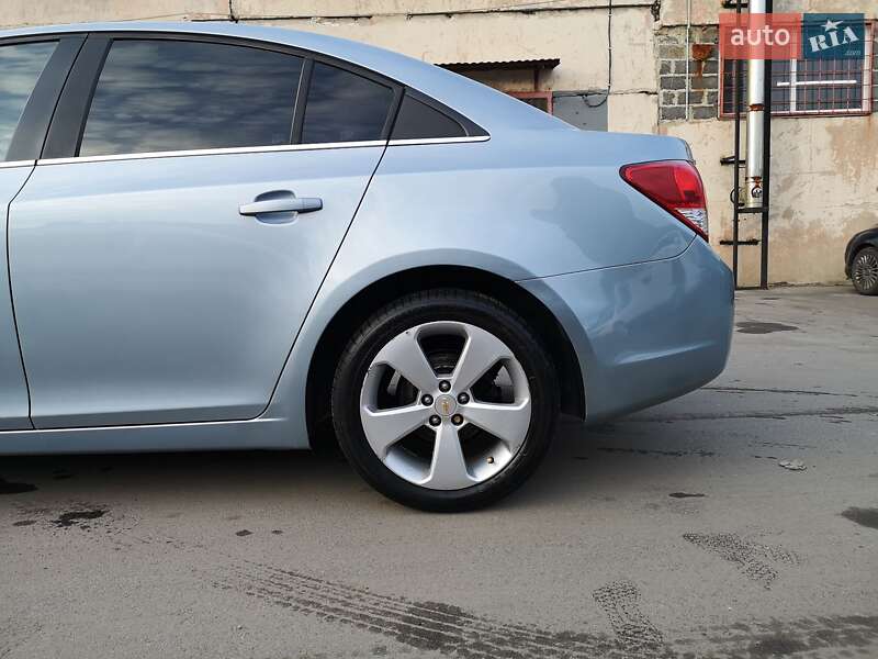 Седан Chevrolet Cruze 2010 в Калуше
