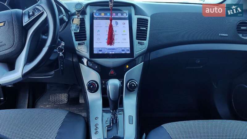 Седан Chevrolet Cruze 2011 в Новомосковске