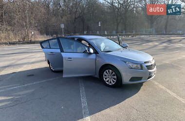 Седан Chevrolet Cruze 2009 в Полтаве