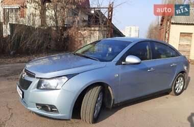 Седан Chevrolet Cruze 2010 в Чернігові