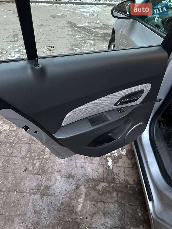 Седан Chevrolet Cruze 2009 в Львові