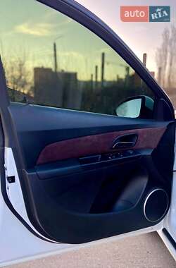 Седан Chevrolet Cruze 2011 в 