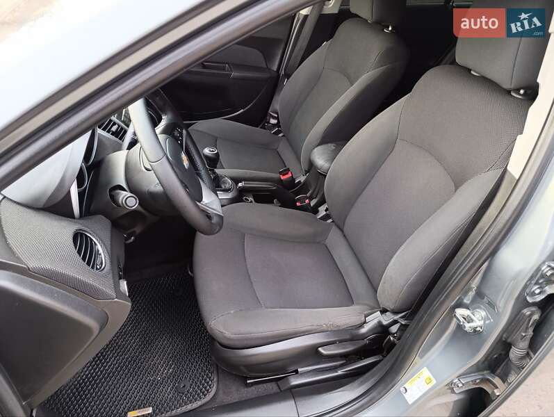 Седан Chevrolet Cruze 2011 в Теофиполе