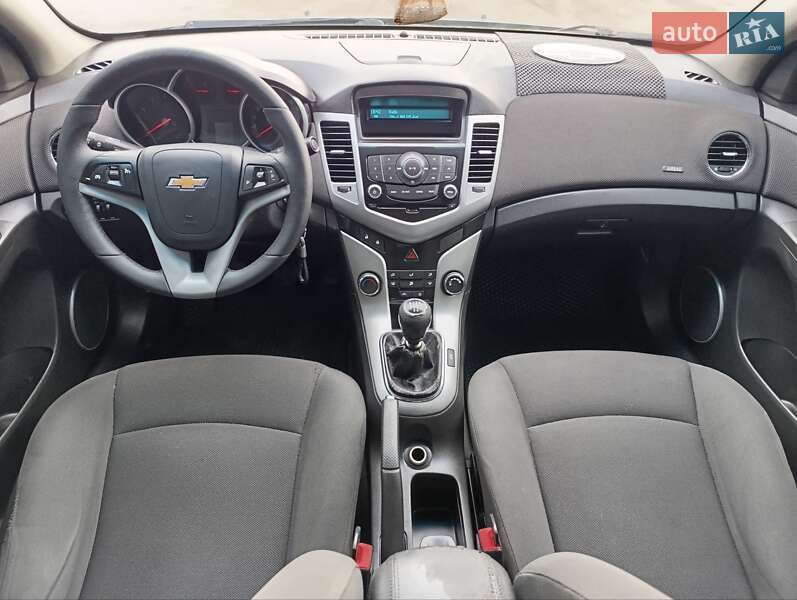Седан Chevrolet Cruze 2011 в Теофиполе