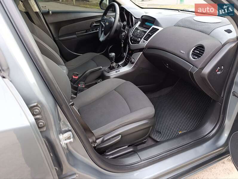 Седан Chevrolet Cruze 2011 в Теофиполе