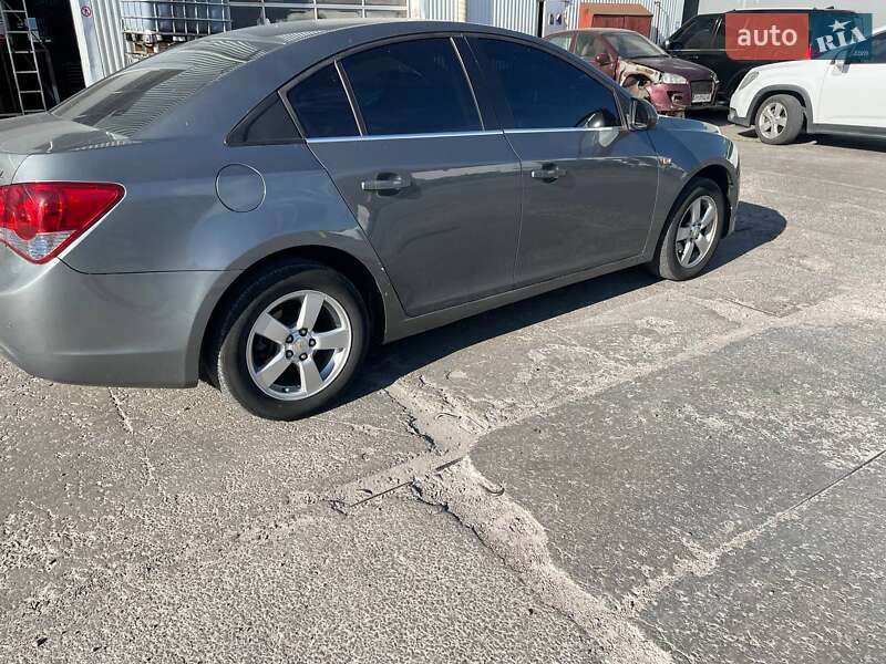 Седан Chevrolet Cruze 2009 в Києві