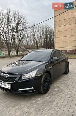 Хэтчбек Chevrolet Cruze 2011 в 