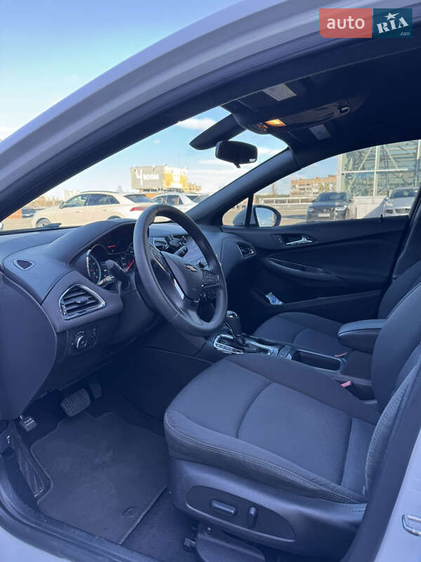 Хэтчбек Chevrolet Cruze 2017 в Софиевской Борщаговке