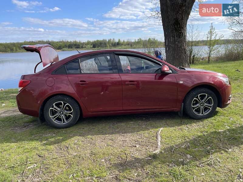 Седан Chevrolet Cruze 2012 в Житомирі