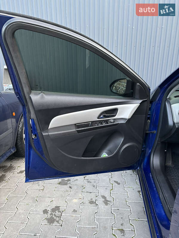 Седан Chevrolet Cruze 2012 в Дрогобичі