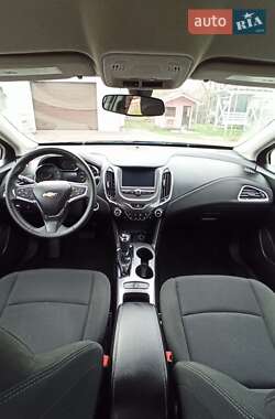 Хэтчбек Chevrolet Cruze 2016 в 