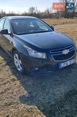 Седан Chevrolet Cruze 2010 в Сарнах