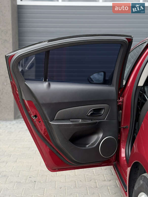 Седан Chevrolet Cruze 2013 в Черновцах