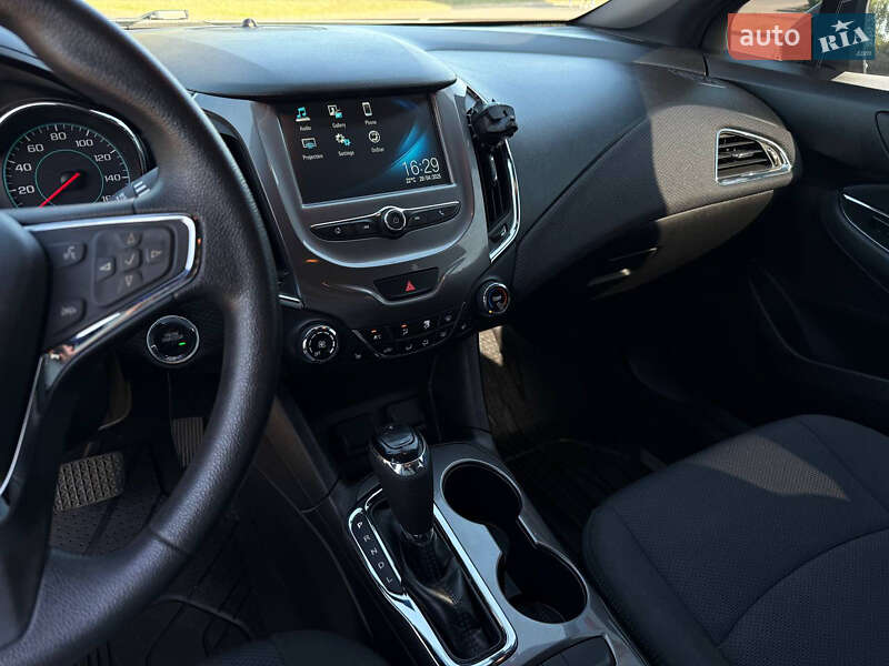 Седан Chevrolet Cruze 2018 в Кривом Роге