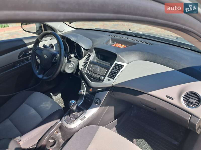 Седан Chevrolet Cruze 2012 в Миргороде