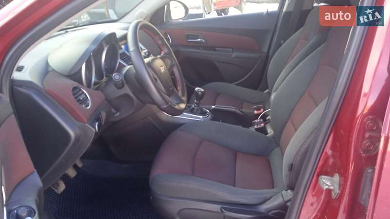 Седан Chevrolet Cruze 2011 в Сумах