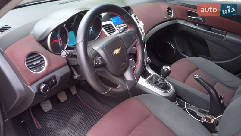 Седан Chevrolet Cruze 2011 в Сумах