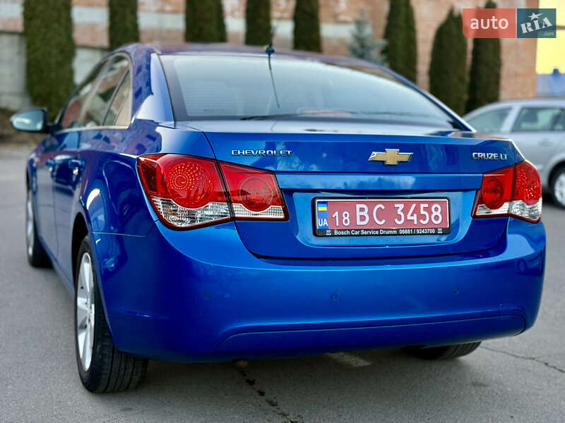 Седан Chevrolet Cruze 2010 в Ровно