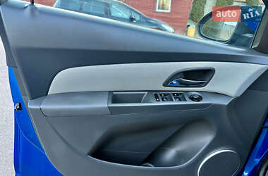 Седан Chevrolet Cruze 2010 в 