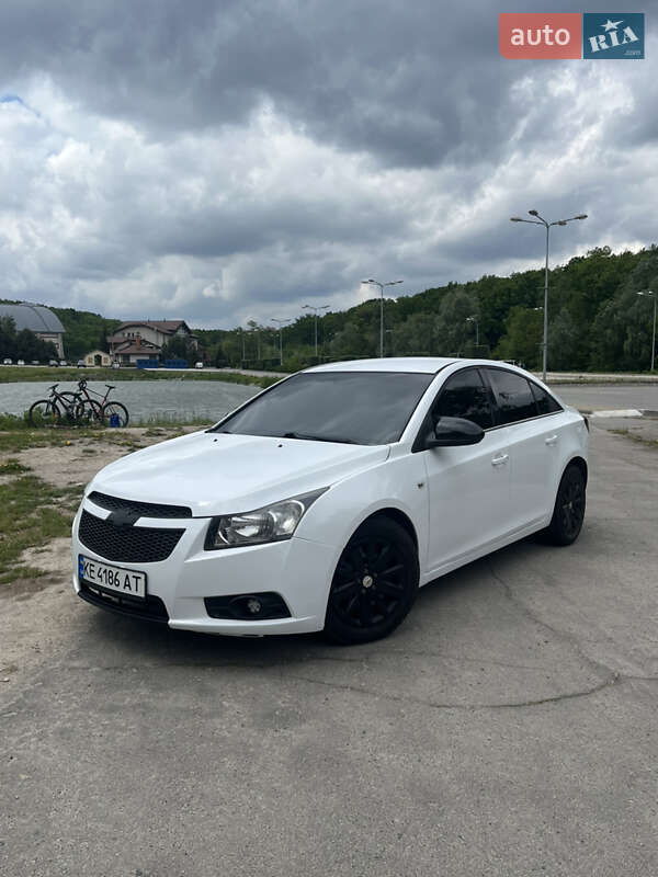 Седан Chevrolet Cruze 2011 в Днепре