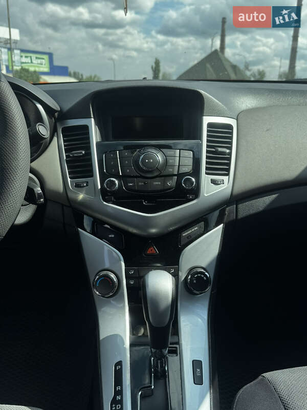 Седан Chevrolet Cruze 2015 в Кривому Розі
