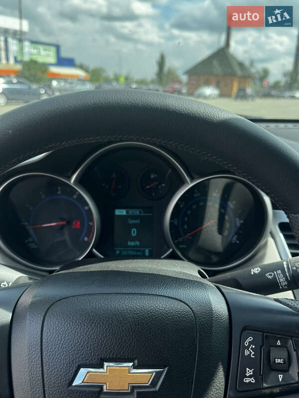 Седан Chevrolet Cruze 2015 в Кривому Розі