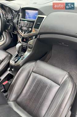 Хетчбек Chevrolet Cruze 2012 в 